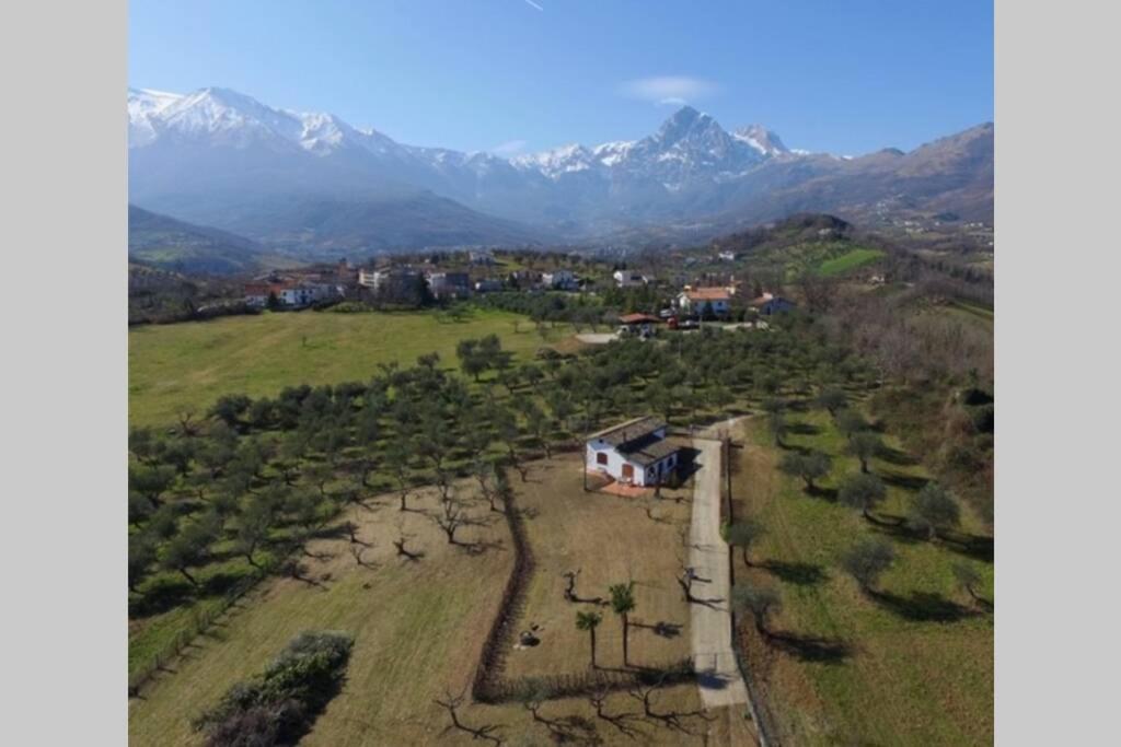 La Casetta Di Trignano Isola del Gran Sasso d'Italia Bagian luar foto